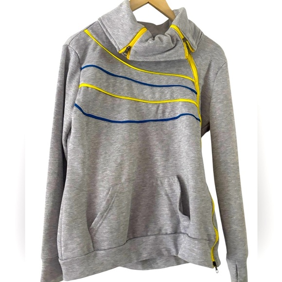 Sweaters - Multi Zip Sweatshirt EUC